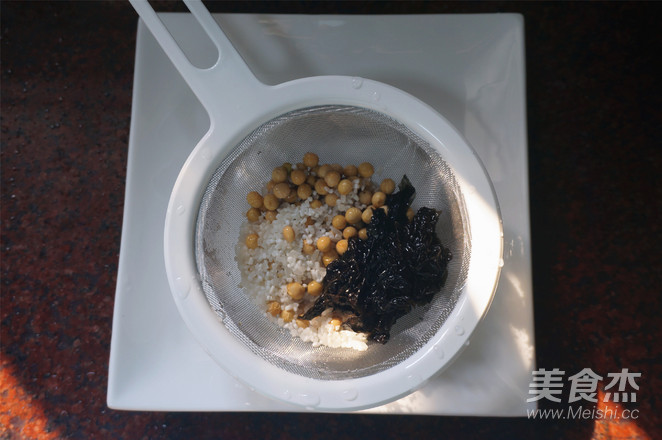 紫菜咸豆浆的做法步骤:2