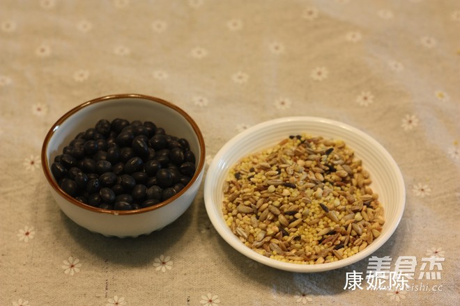 养生黑豆浆的做法步骤：1