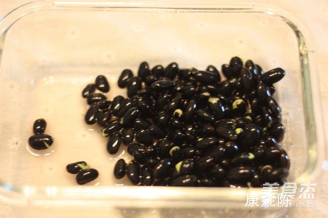 养生黑豆浆的做法步骤:2