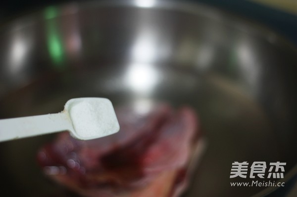 桃子烧牛腩的做法步骤:2