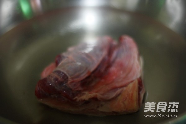 桃子烧牛腩的做法步骤:3