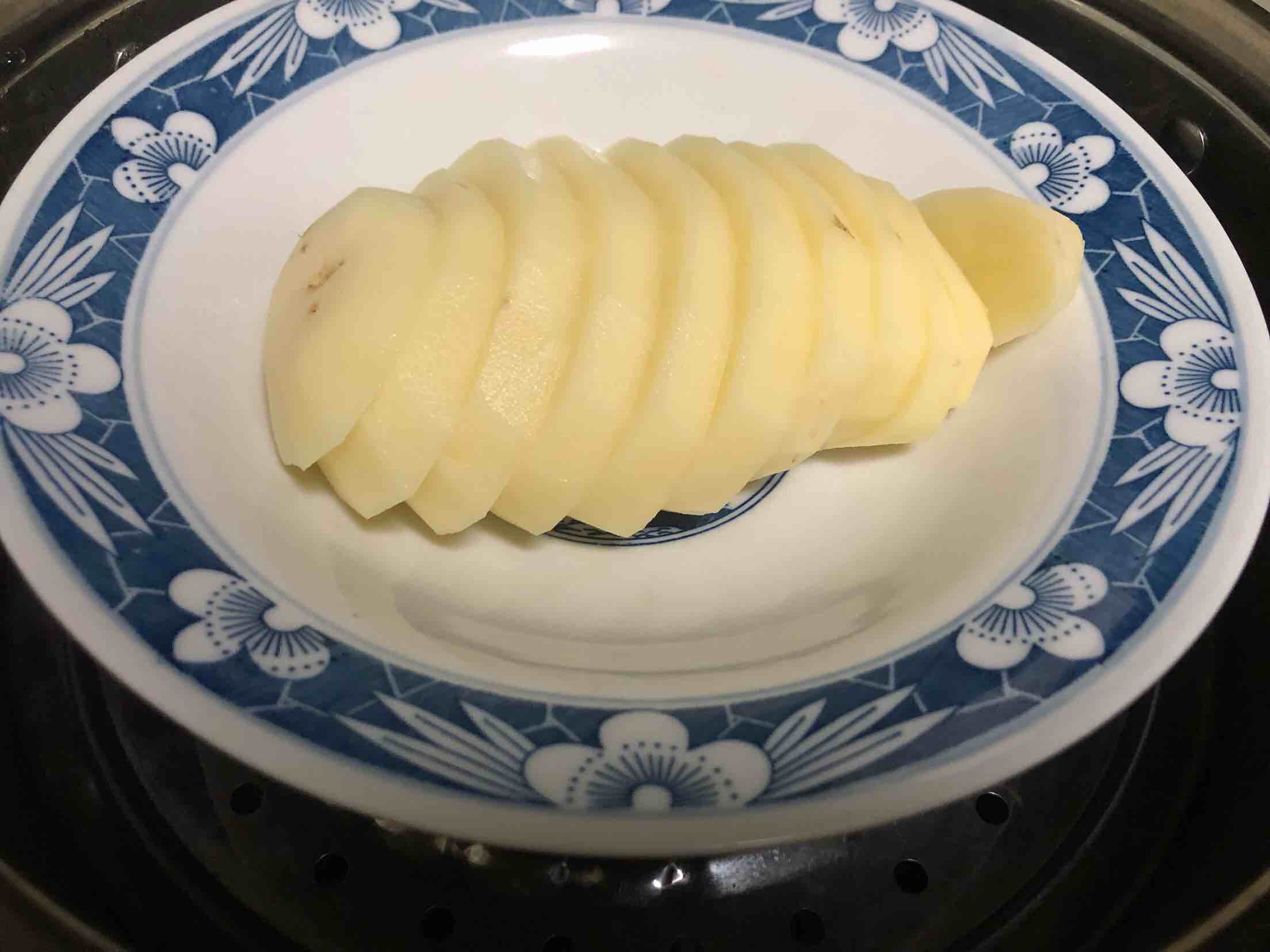 土豆莜麦饼的做法步骤：1