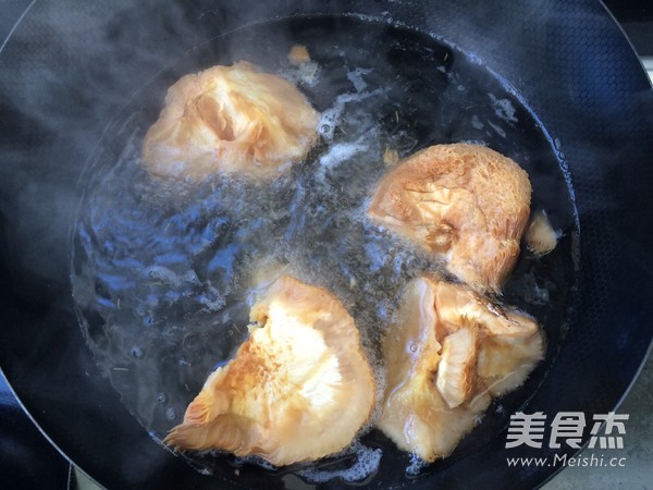 猴头菇鸡腿汤的做法步骤:5