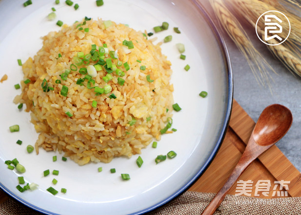 焦炒酱油大蒜炒饭 《侠饭》复刻的做法步骤:7