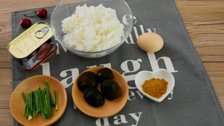 咖喱炒饭的做法步骤：1