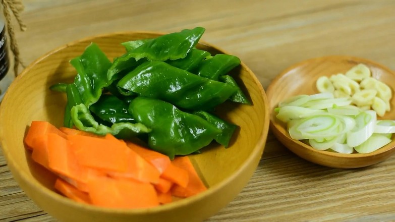 溜肉段烧茄子的做法步骤:5