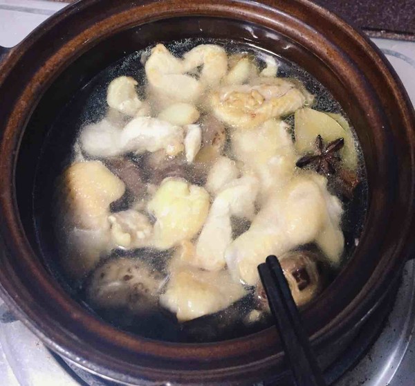 土豆香菇炖鸡翅的做法步骤：6