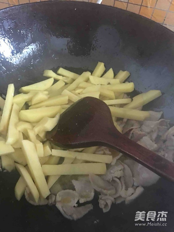 白菜炖土豆的做法步骤:11