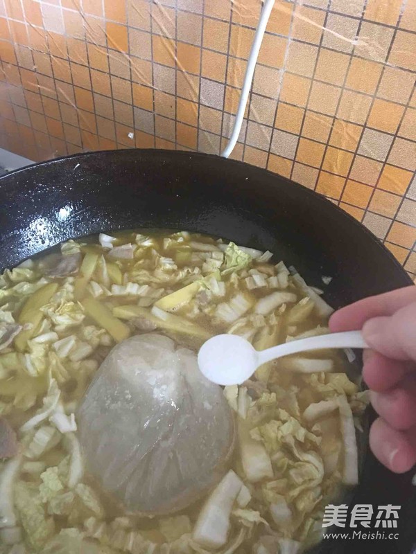 白菜炖土豆的做法步骤:11