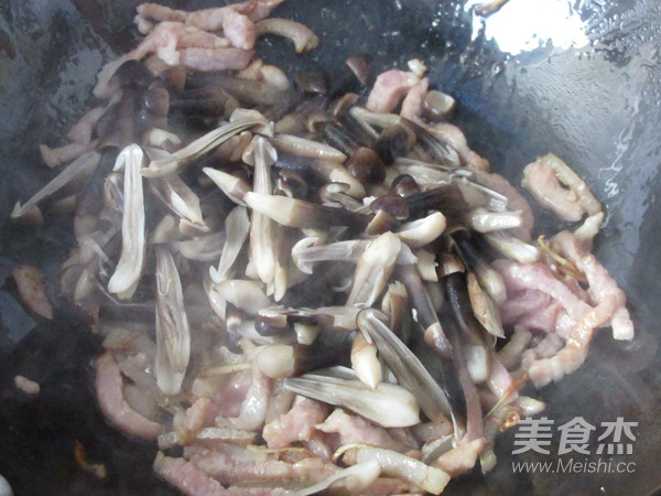 炒鸡枞菌的做法步骤:10