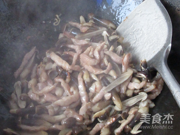 炒鸡枞菌的做法步骤:11