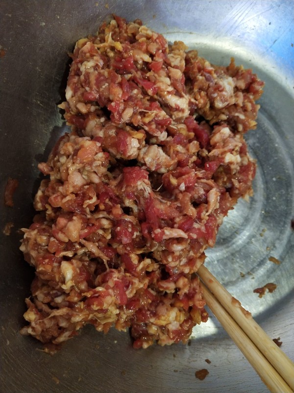 双笋牛肉饺子的做法步骤:2