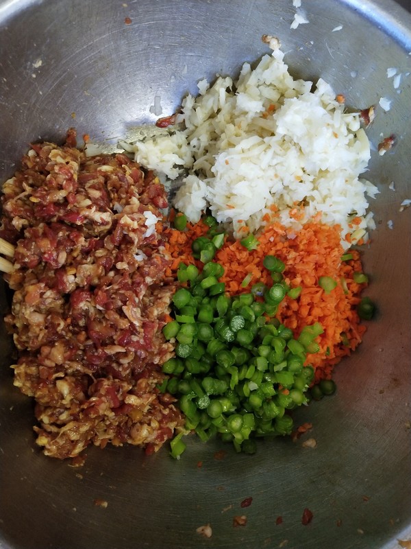 双笋牛肉饺子的做法步骤:3