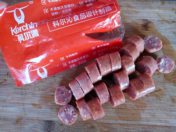 煎牛肉烤肠的做法步骤:5