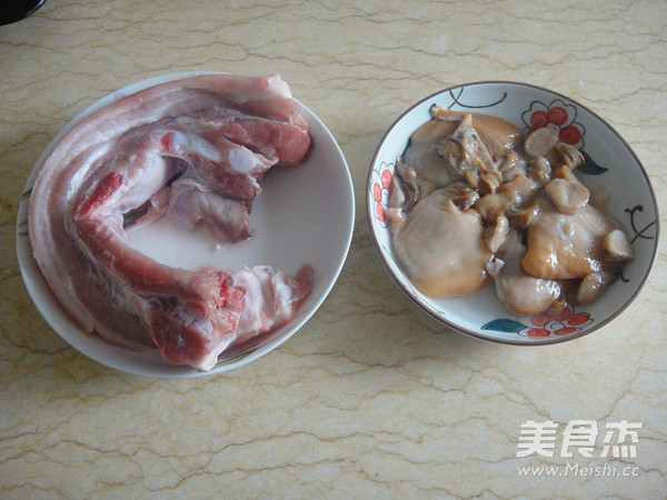 河蚌红烧肉的做法步骤：1