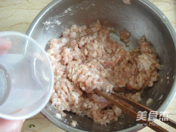 马兰头鲜肉馄饨的做法步骤：6