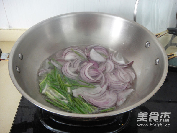 上海开洋葱油拌面的做法步骤:4