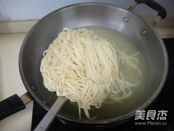 上海开洋葱油拌面的做法步骤:9