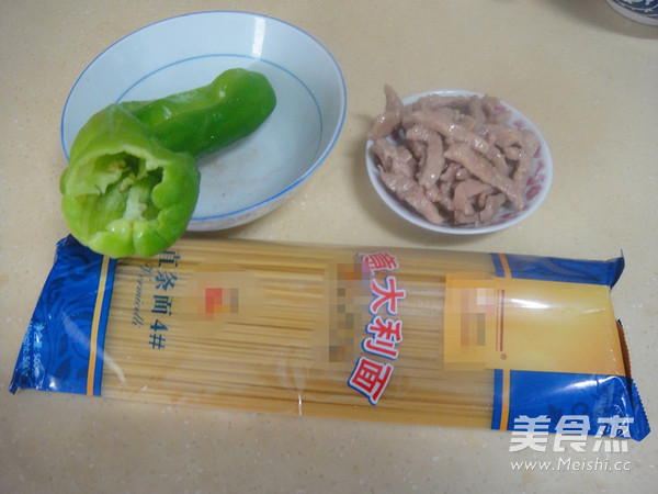 肉丝炒面的做法步骤：1
