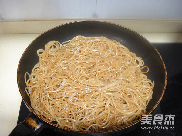 肉丝炒面的做法步骤:7