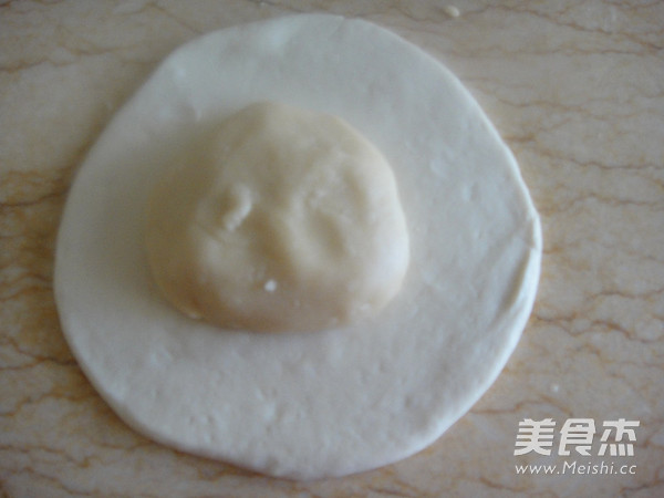 鲜肉蟹壳黄的做法步骤:5