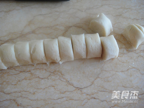 鲜肉蟹壳黄的做法步骤:9