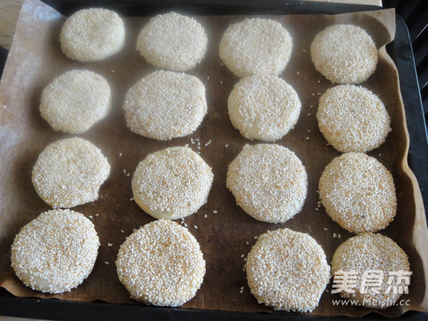 鲜肉蟹壳黄的做法步骤:12