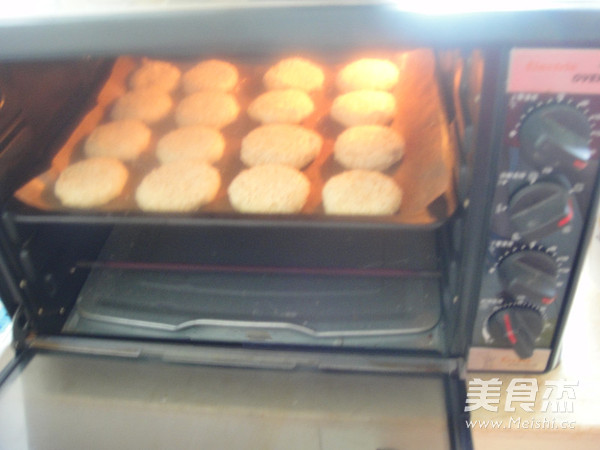 鲜肉蟹壳黄的做法步骤:13