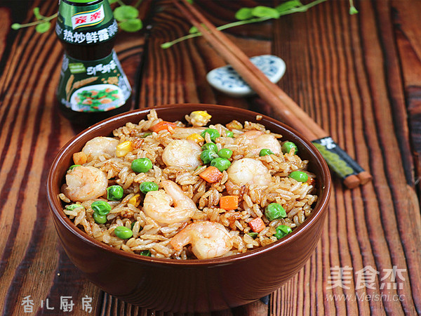 虾仁杂蔬鲜露炒饭的做法步骤:11