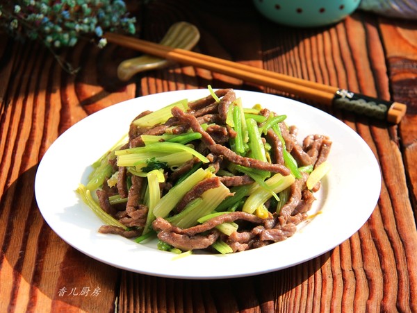 芹菜炒牛肉丝的做法步骤:7