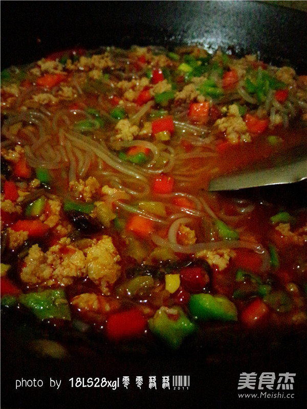 酸菜肉末煲粉条的做法步骤:13