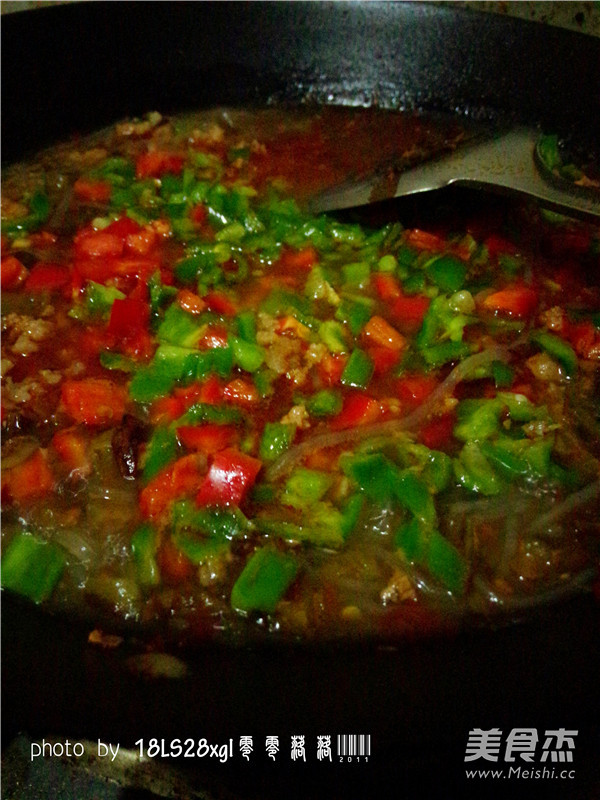 酸菜肉末煲粉条的做法步骤:12
