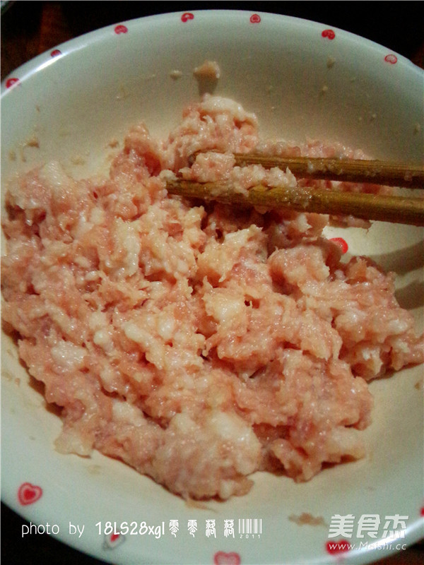酸菜肉末煲粉条的做法步骤:2