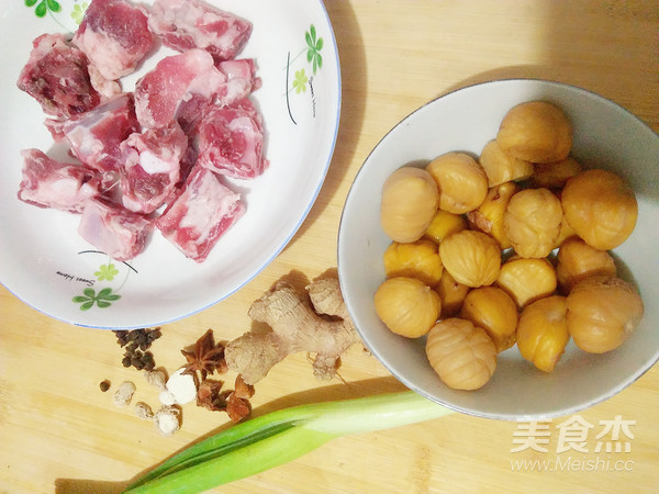 排骨烧板栗的做法步骤：6