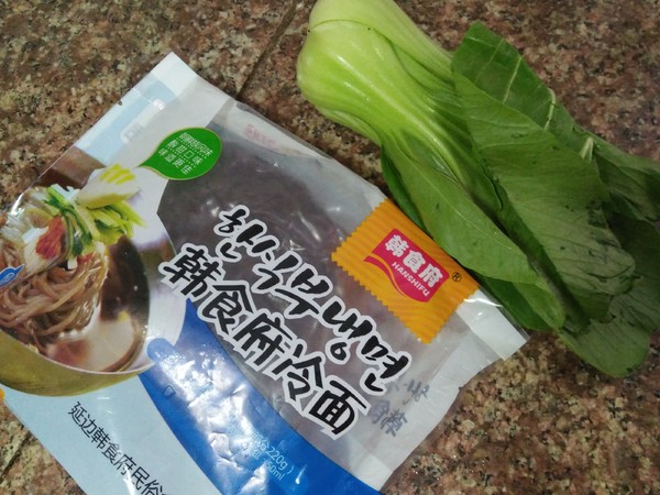 韩式冷面的做法步骤：1