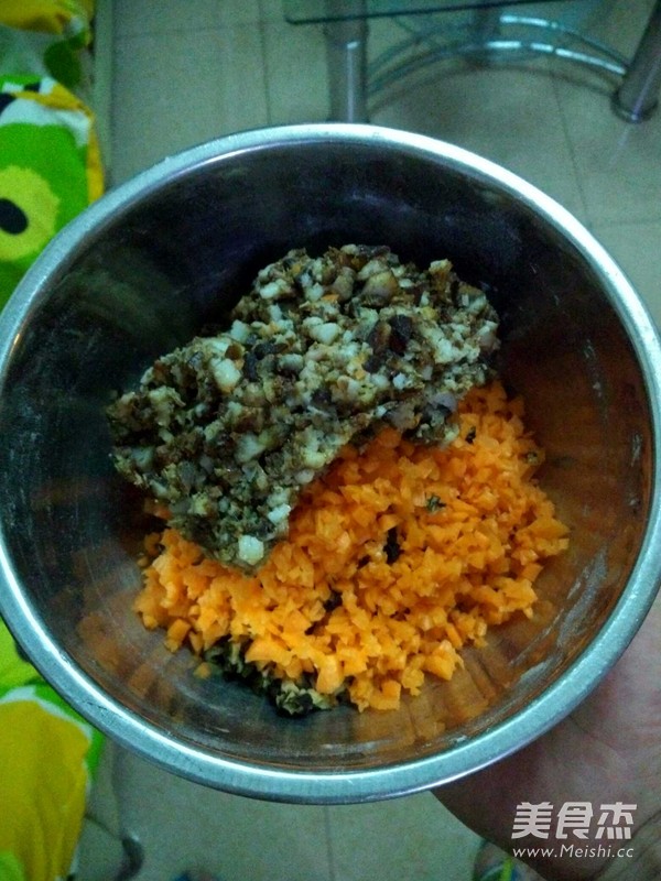 红烧肉胡萝卜包子的做法步骤：10