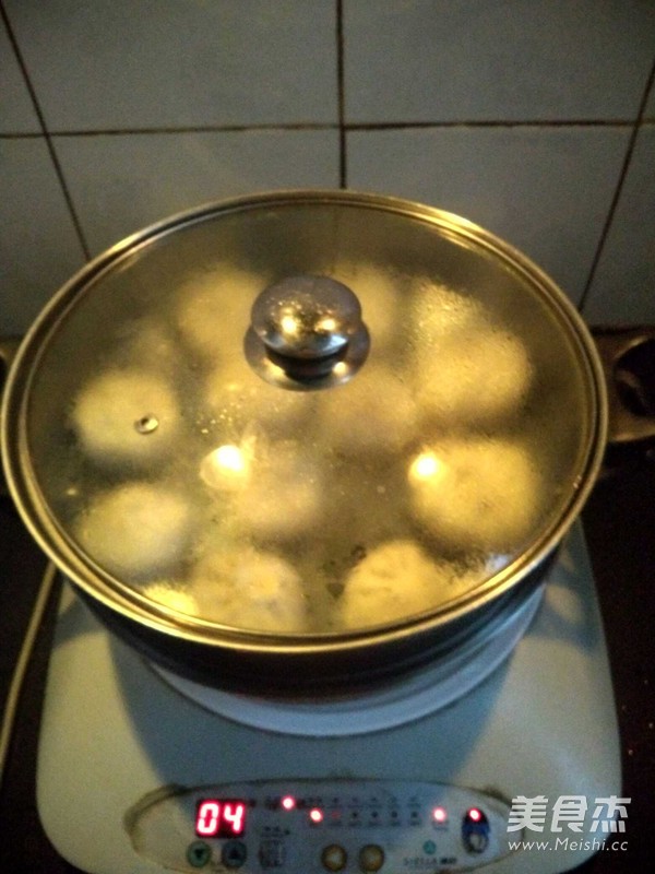 红烧肉胡萝卜包子的做法步骤：10