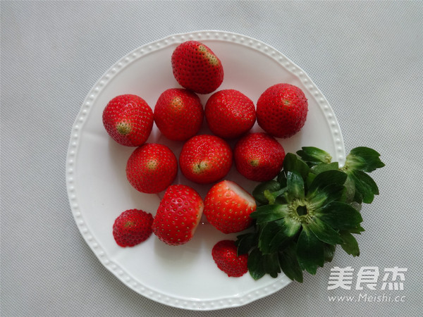 草莓奶油蛋糕的做法步骤:4