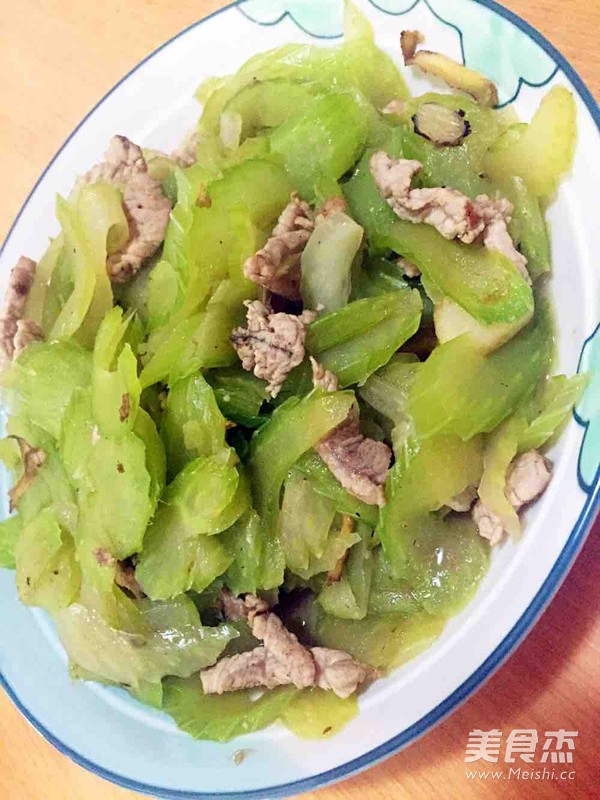 芹菜炒肉丝的做法步骤:12