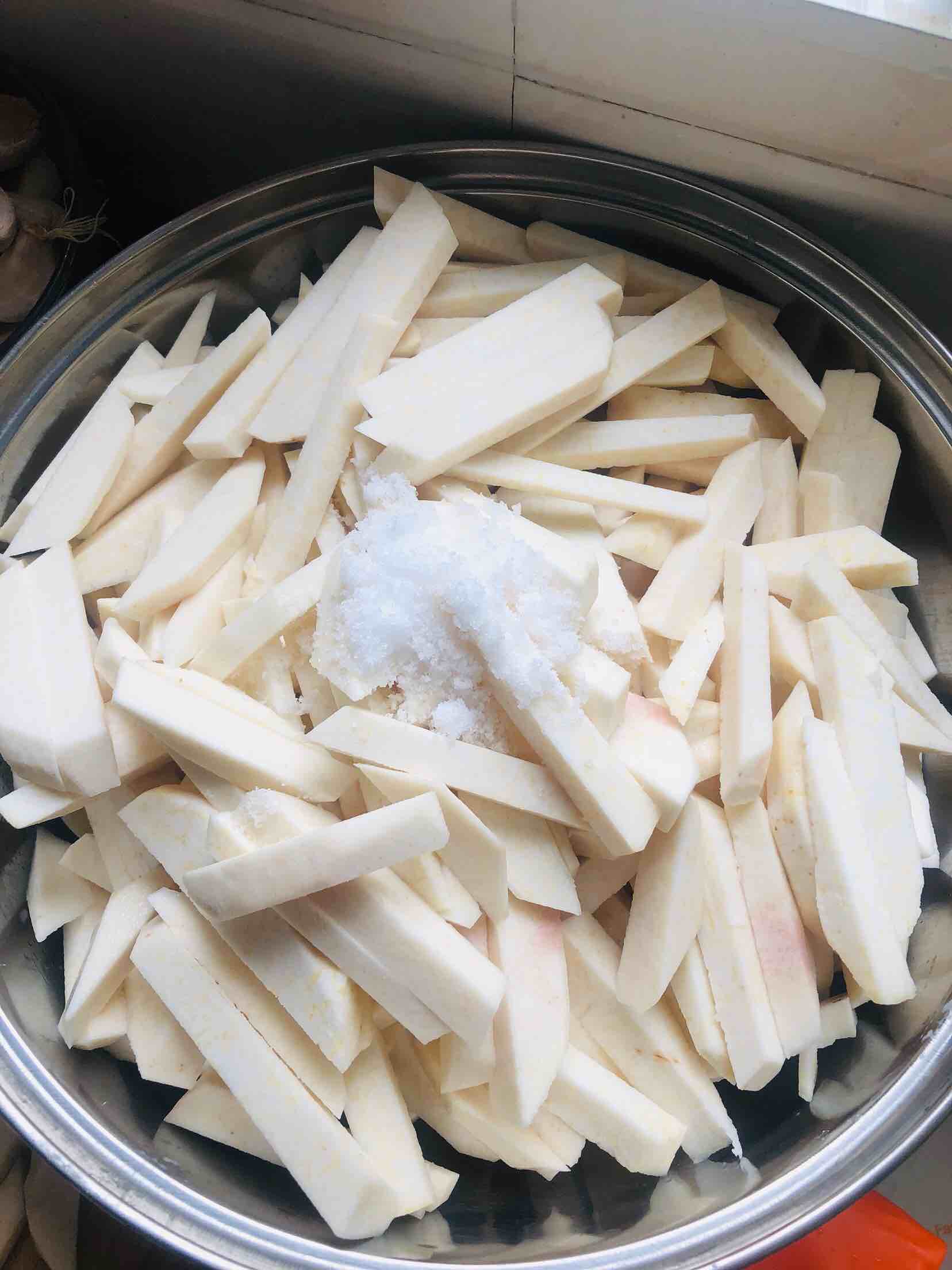 糟菜烩芋头的做法步骤：2