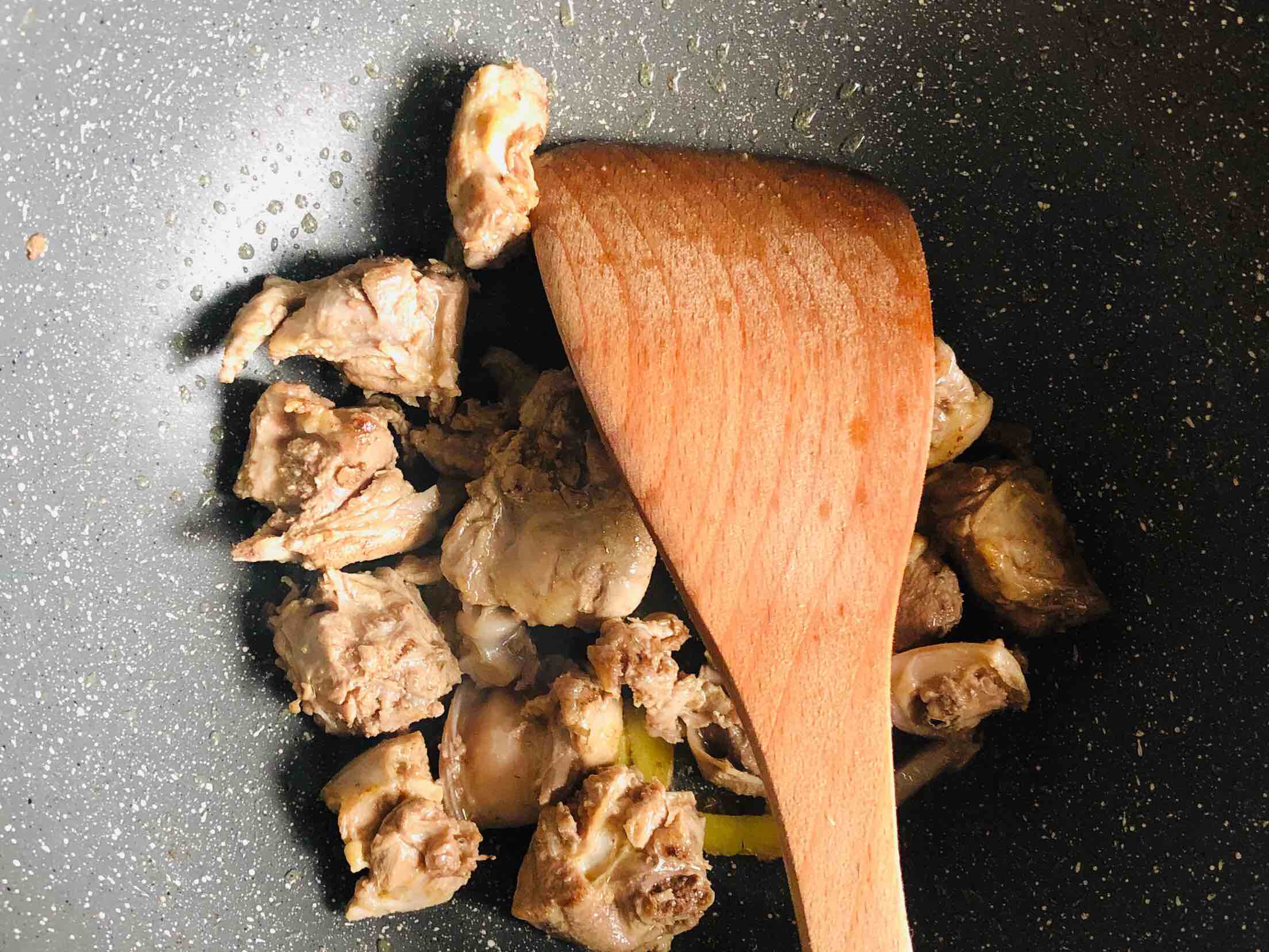 花菇鸭汤煲的做法步骤:4