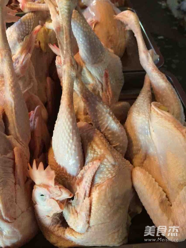 腐乳焖香鸡的做法步骤：1