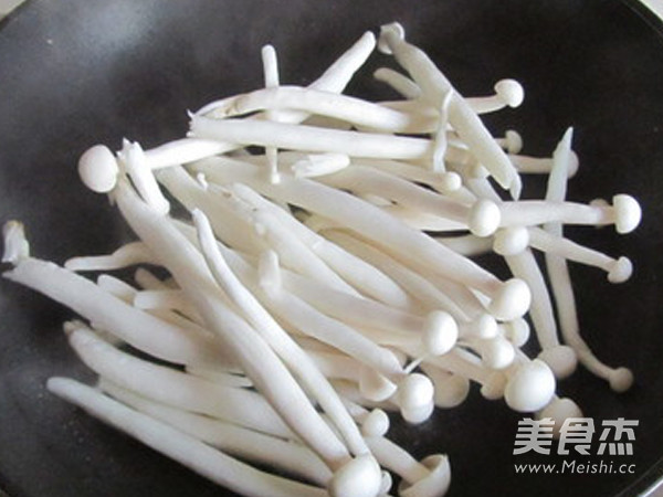 鲜菇烧藕丸的做法步骤:4