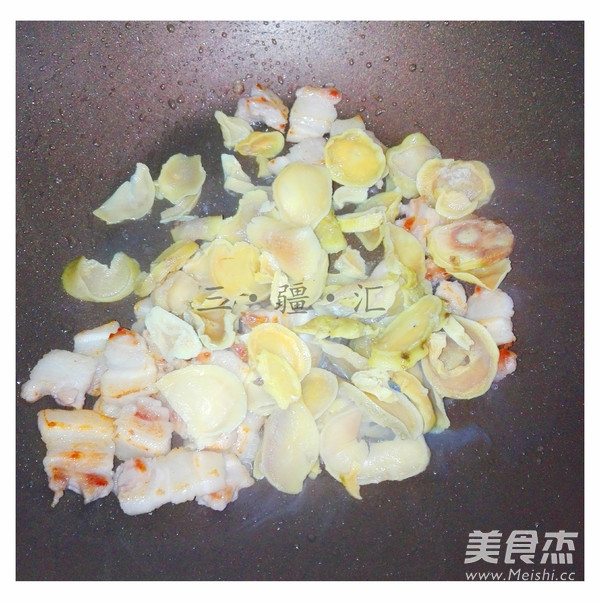 变态辣干土豆片炖五花肉的做法步骤:6