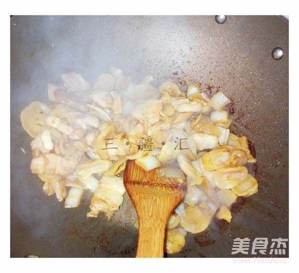 变态辣干土豆片炖五花肉的做法步骤:11