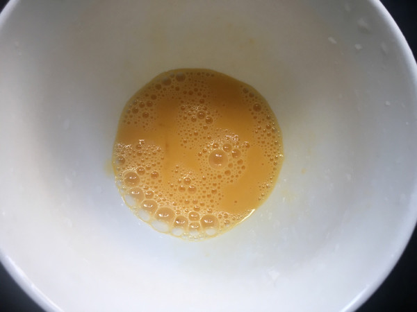 鲜蘑丝瓜鸡蛋汤的做法步骤:3