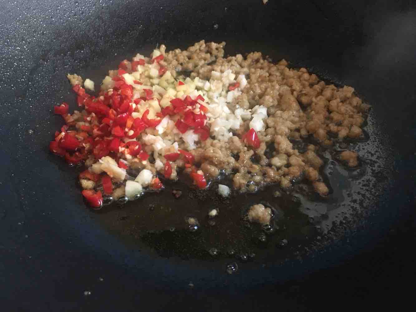 四季豆炒肉末的做法步骤:6