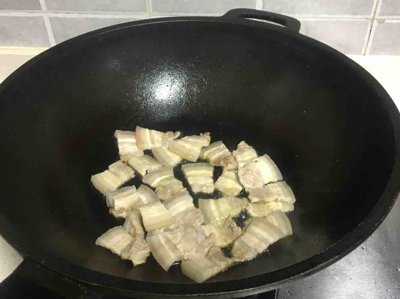 土豆回锅肉的做法步骤：5