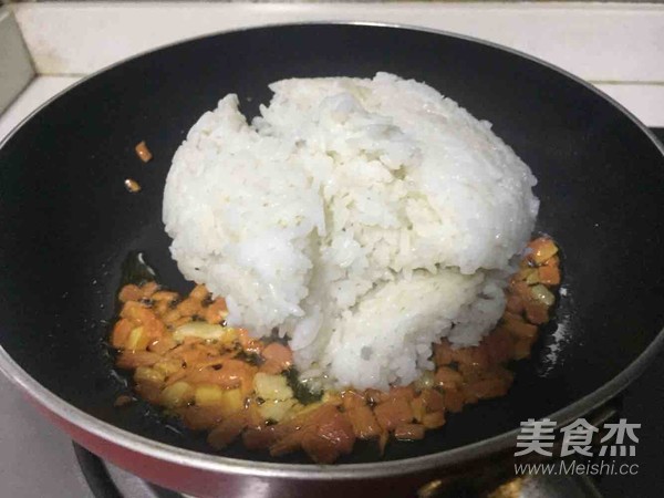 胡萝卜蛋炒饭的做法步骤:4