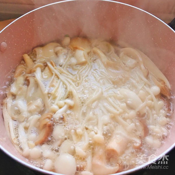 低脂低热量减肥党必备的杂菇煲的做法步骤:3